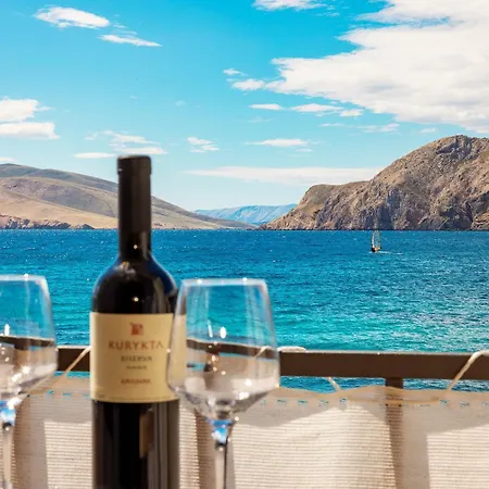 Nora By The Apartament *